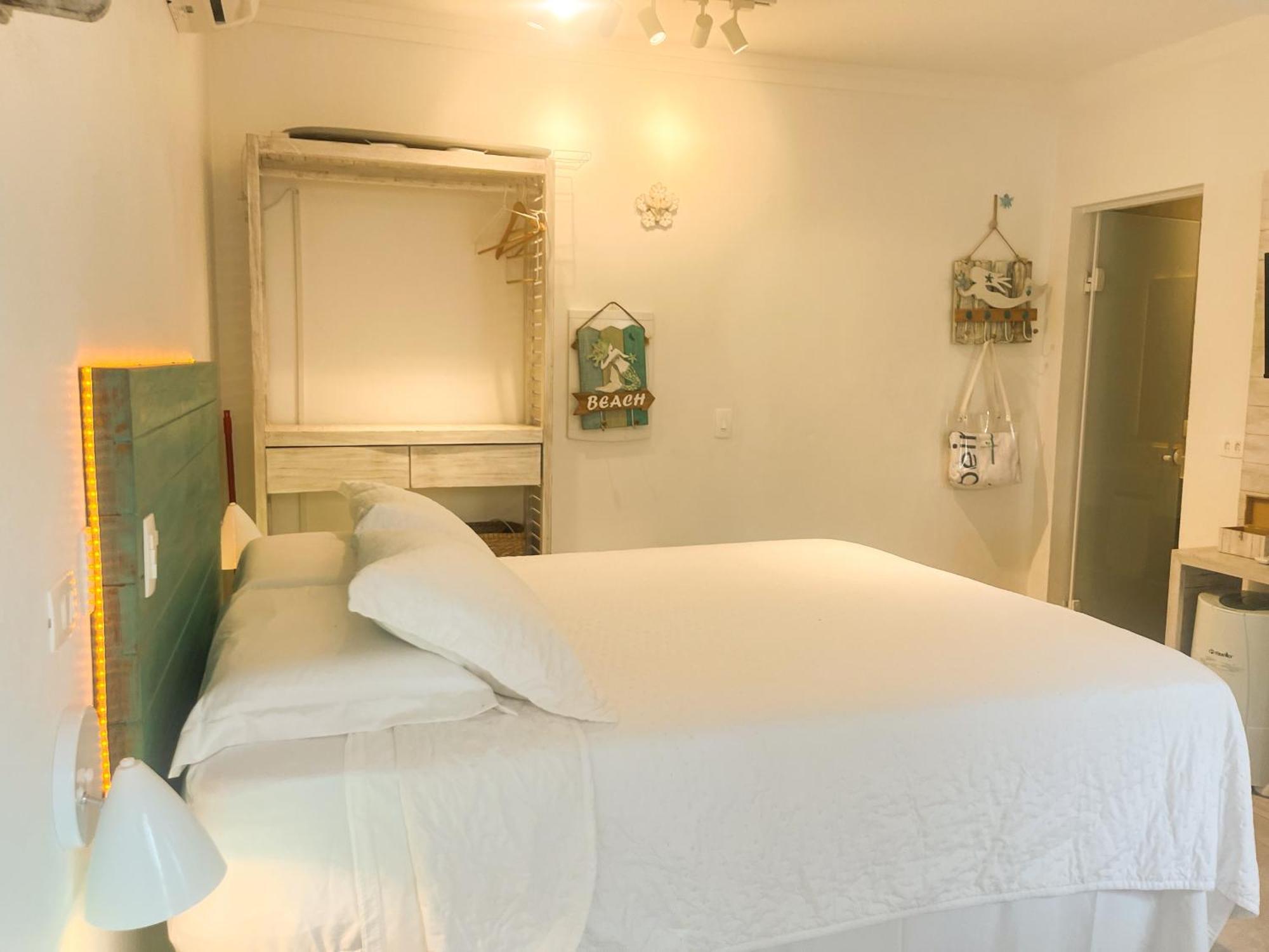 Casa D'Aroeira Residencial Boutique - Centro De Juquei - 2 Quadras Do Mar - Servico De Praia - Roupa De Cama 600 Fios Algodao Egipcio - Toalhas Banho E Praia - Tudo Novo - Estacionamento Interno - Cozinha - Consulte Unidades Com Ofuro Hidro E Cromote Eksteriør billede